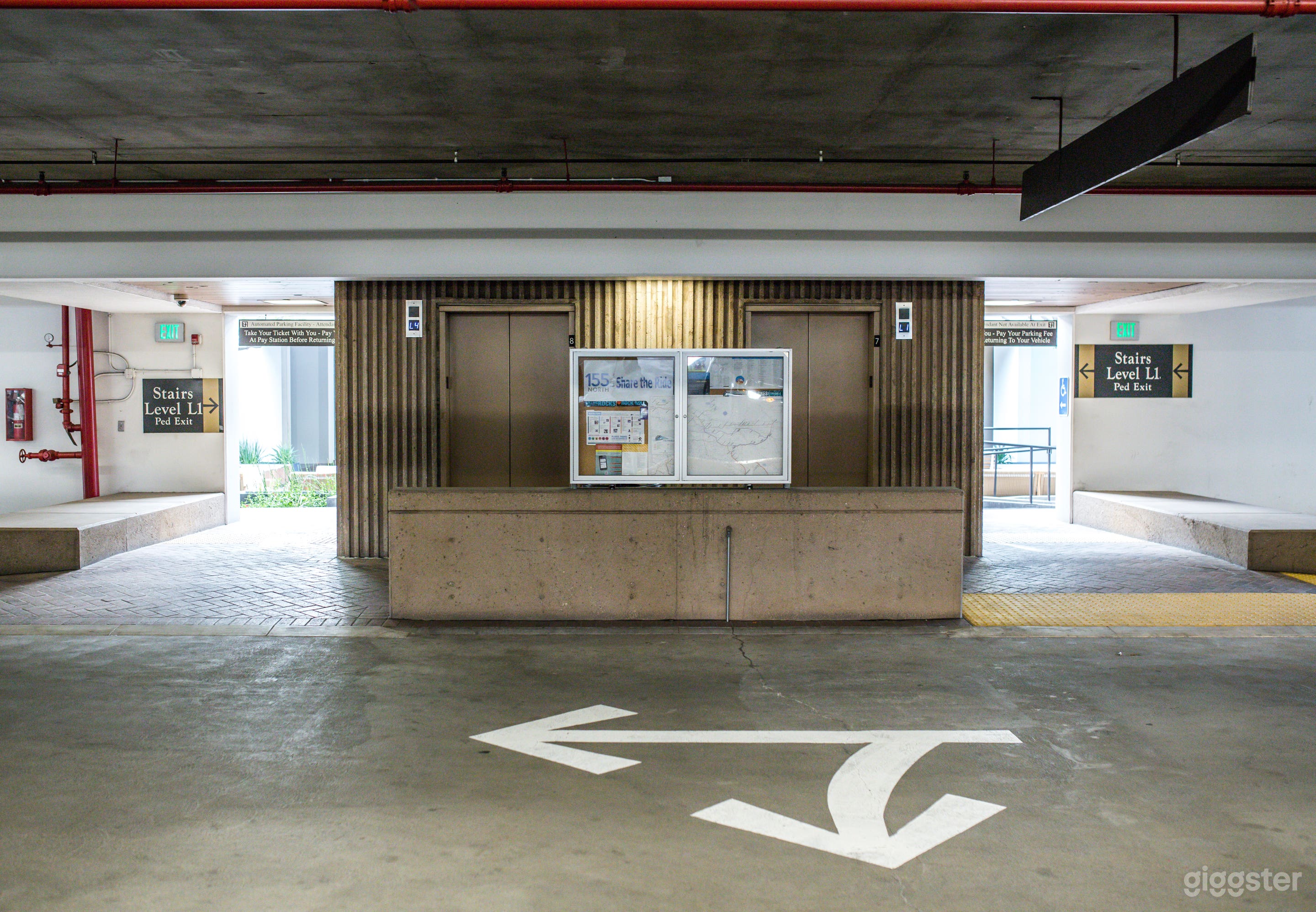 Nola 155 Garage Photo 3