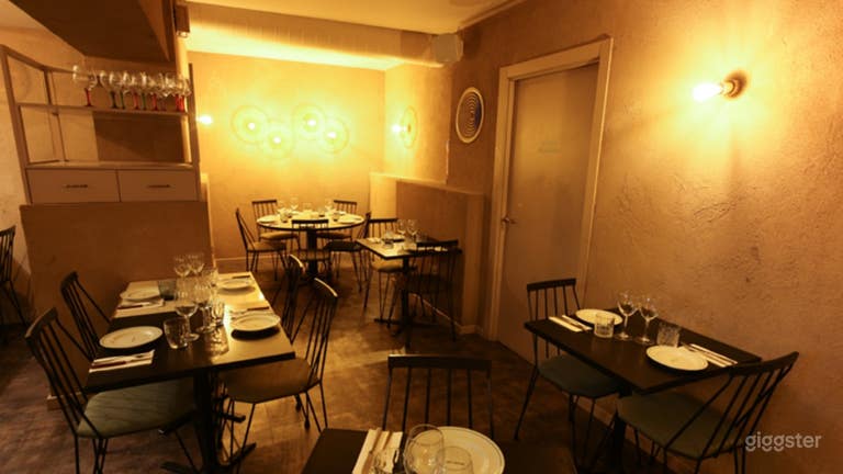  Sala íntima parte de un restaurante perfecta para eventos privados. 