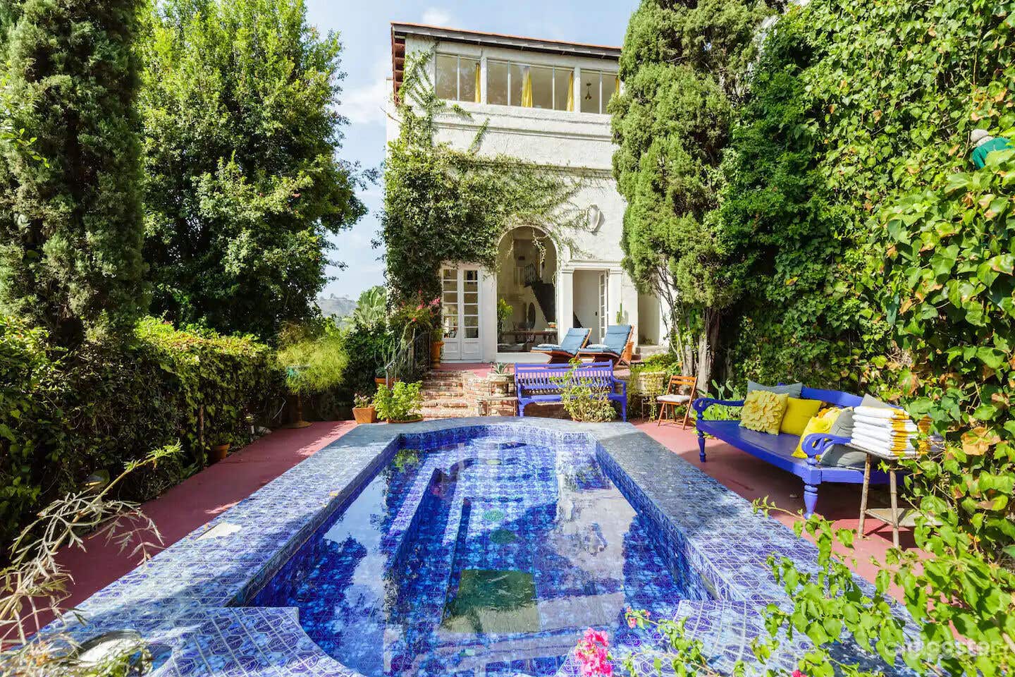 Hollywood Hills - 100 year old mosaic tile wading pool/spa Photo 3
