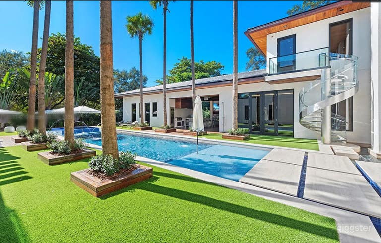  Resort-Style Pool & Architectural Sanctuary 