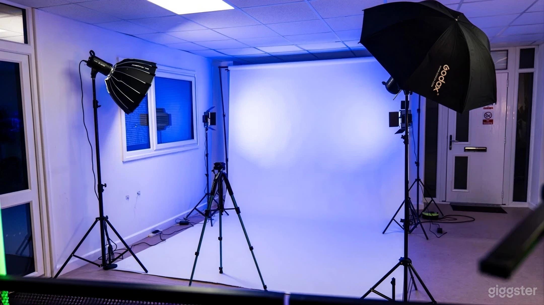 Group Studios Equipped Photography Space Photo 3