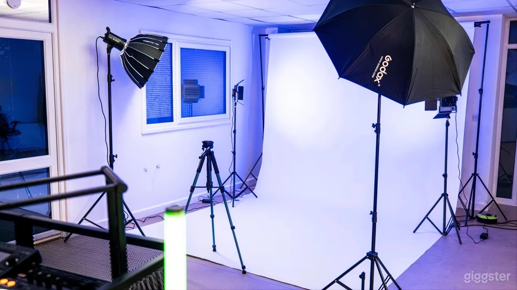 Group Studios Equipped Photography Space Photo 1