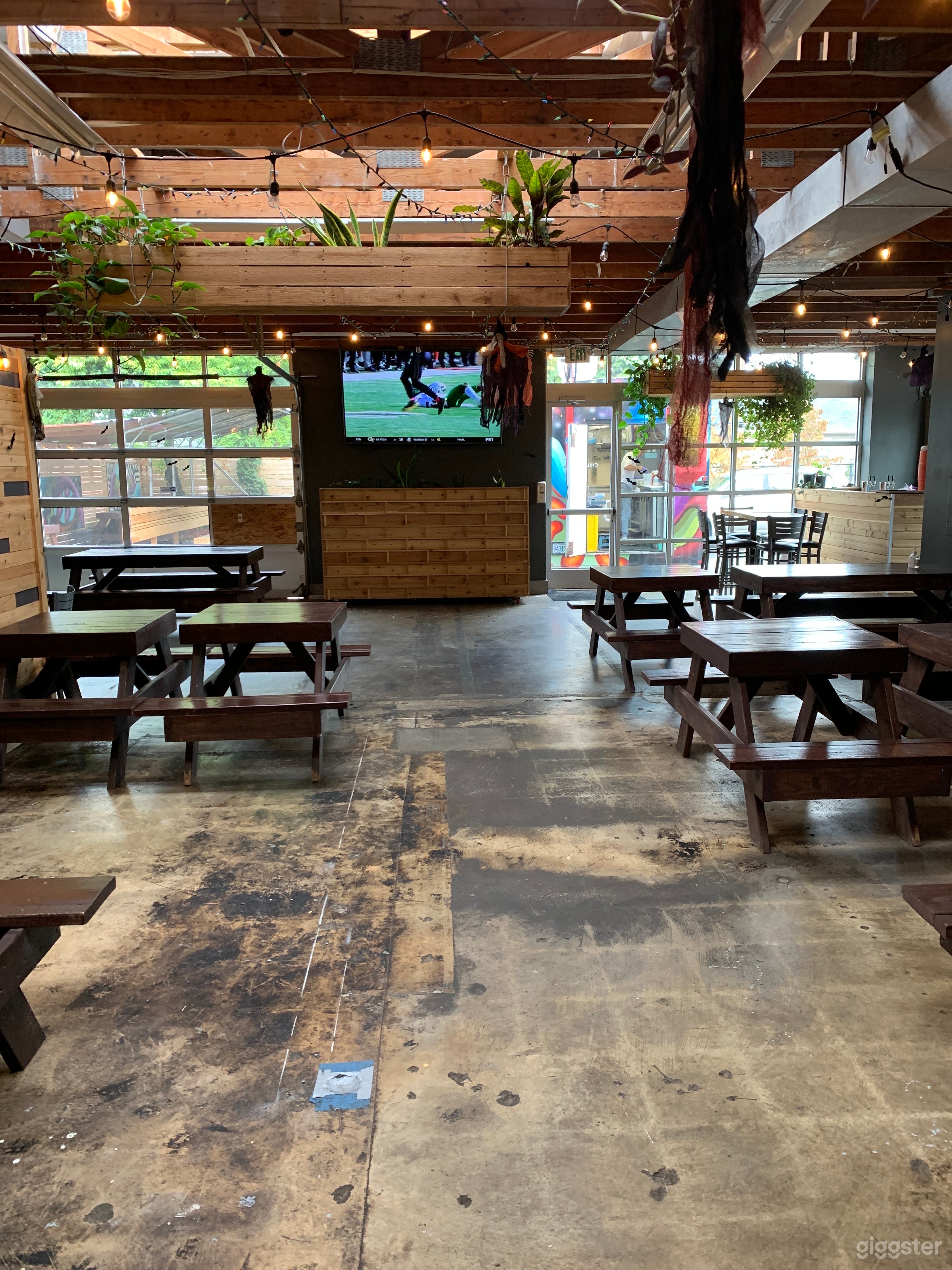 North Portland’s Premier Growler Shop and Bar  Photo 2