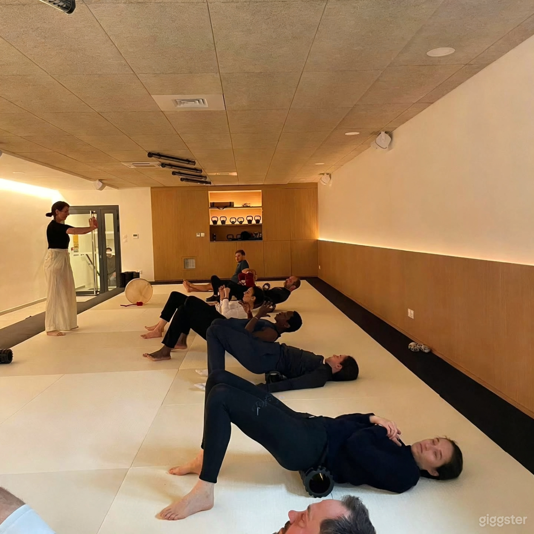 Photo de Minimalist wellness studio & zen dojo 2