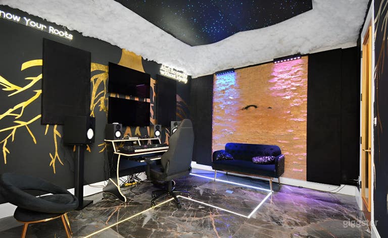  Ultimate Versatile Venue (Full Buy Out)  