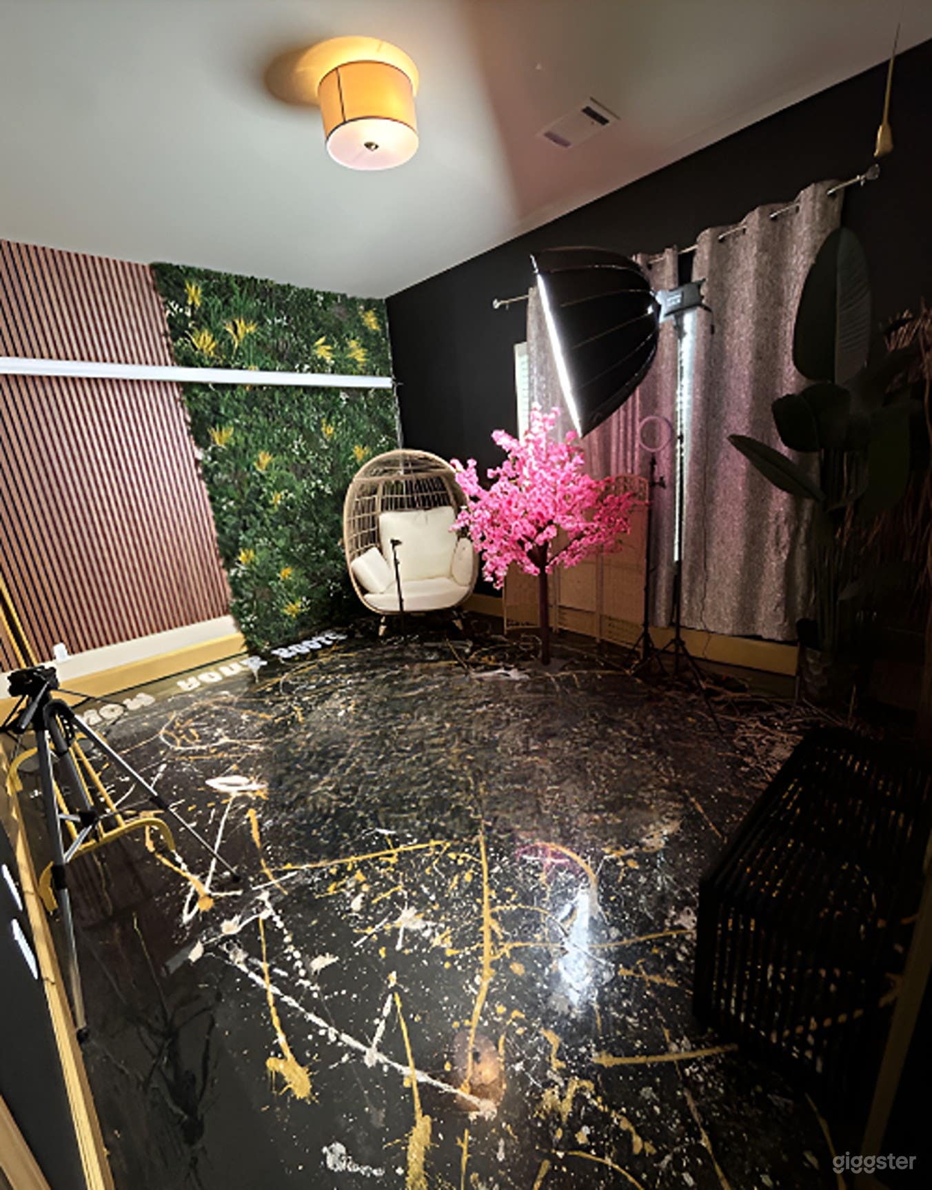 Two-Story Multi-Use Venue- Events, Productions, Podcasts Photo 4