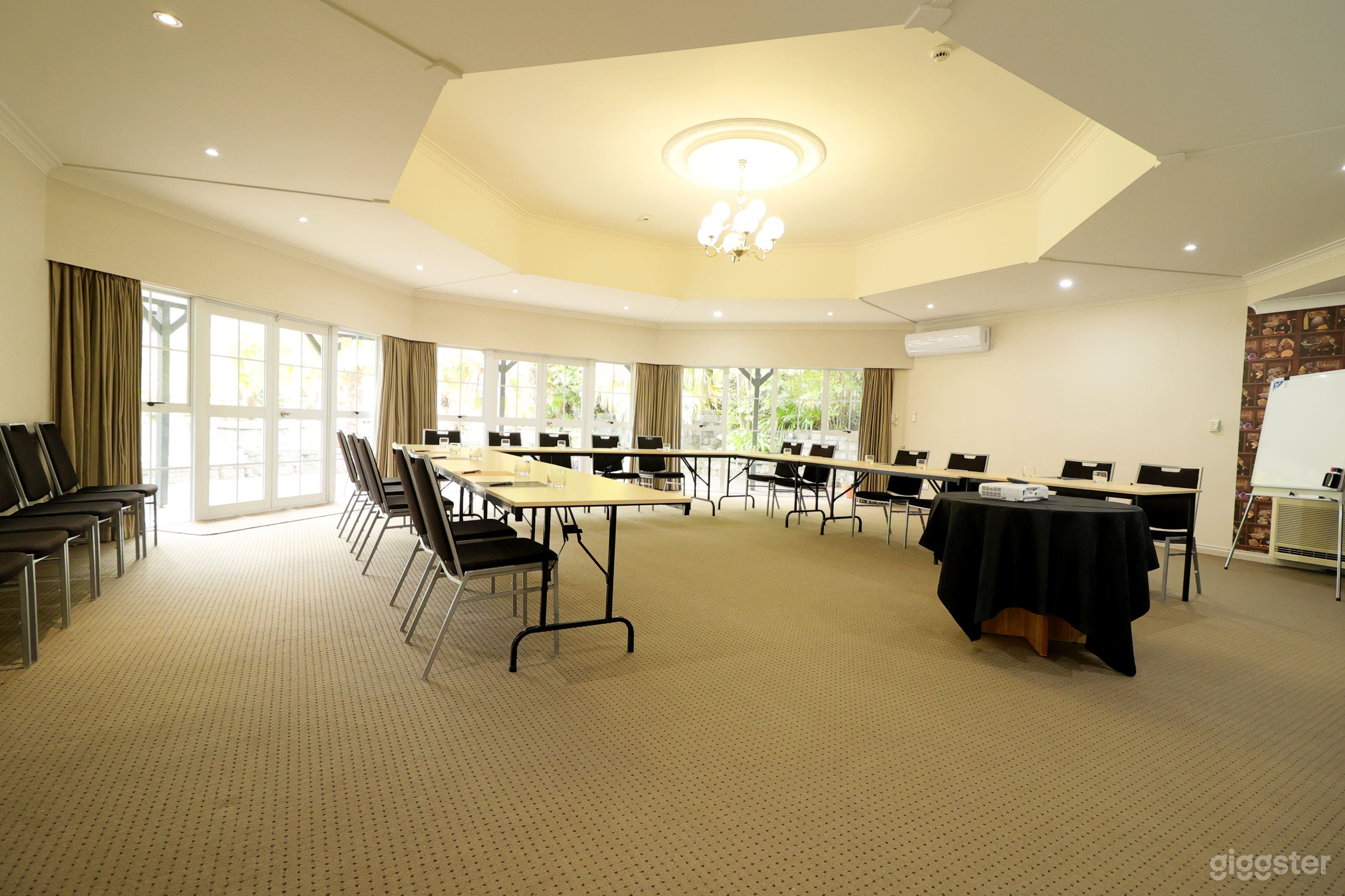 Franklin Room at Northridge Photo 3