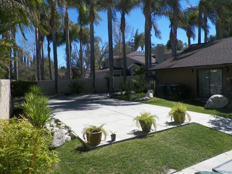  Front Courtyard area 