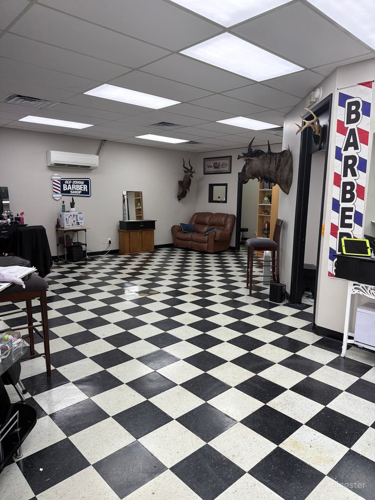  Barbershop/salon large space 