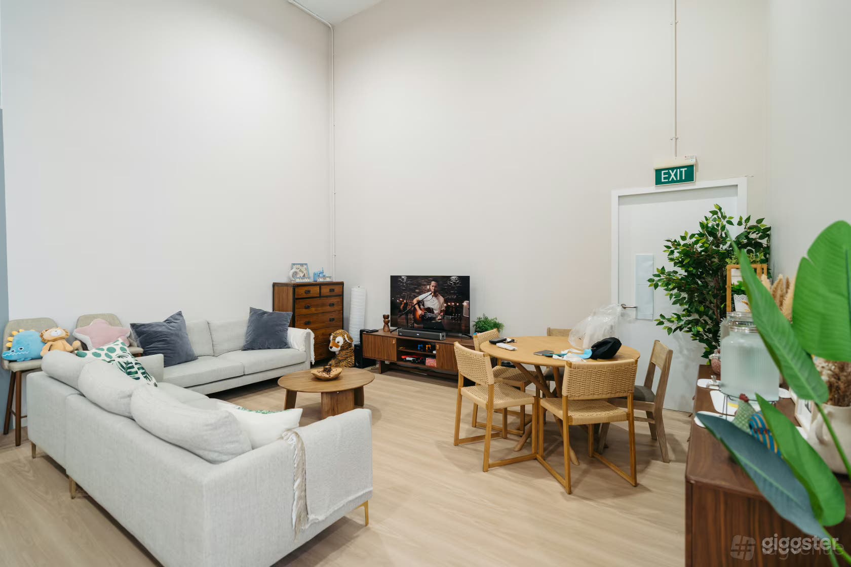 2,500sqft Cyclorama, Kitchen & Lifestyle Studio in Singapore Photo 4