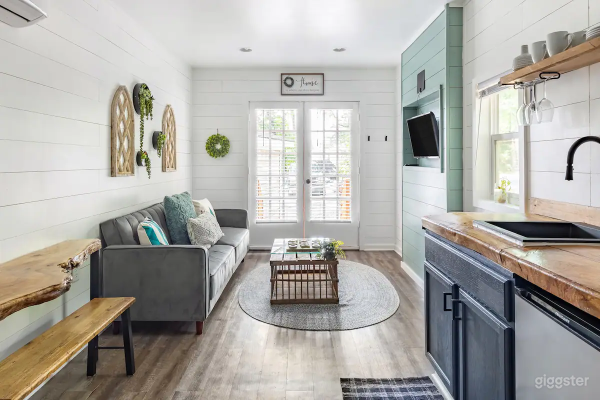 Unique Filming Location: Charming Tiny Home on Expansive Atlanta Property Photo 2