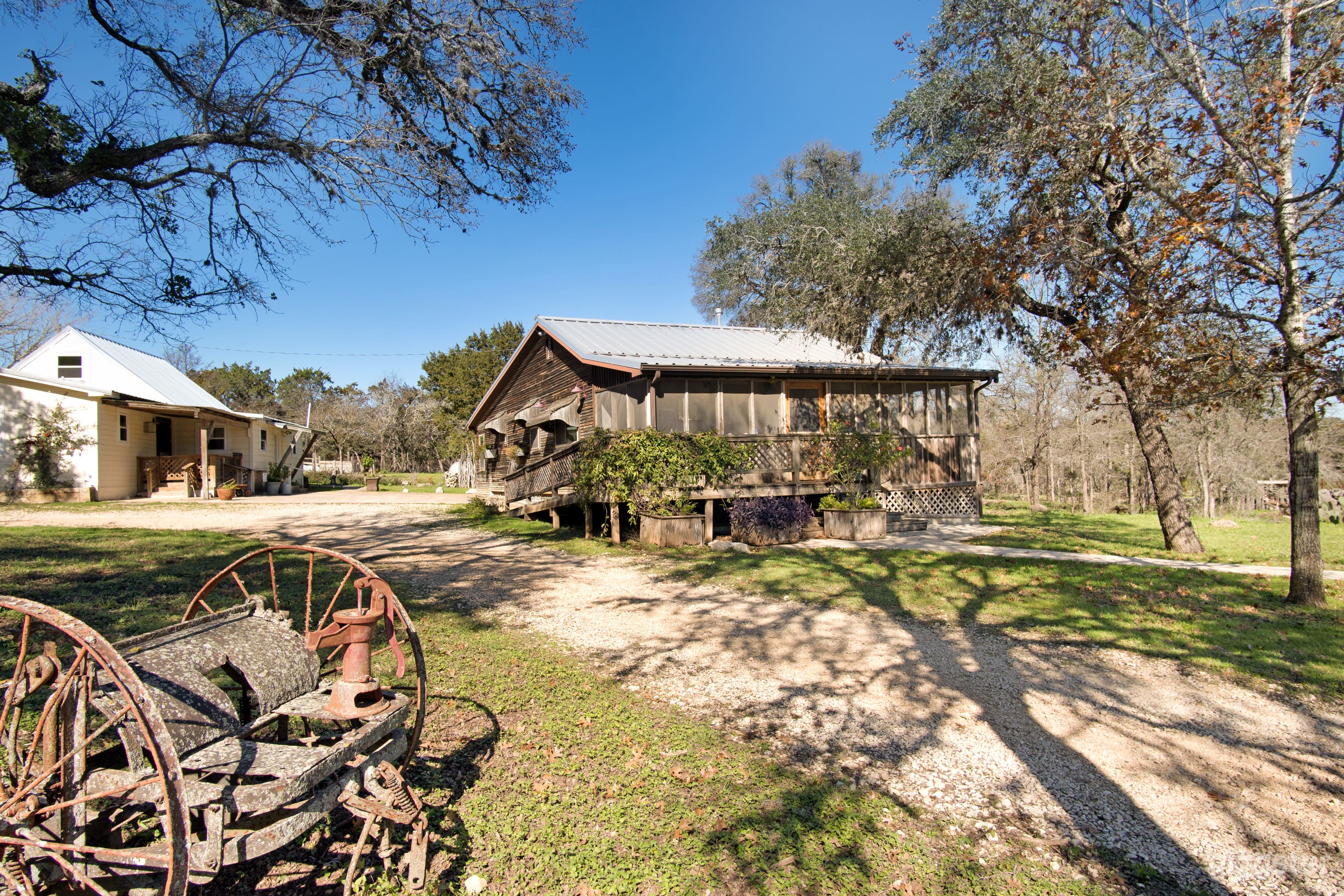 5.5-Acre Micro-Farm | Rustic Cabins, Oaks & Farm Animals Photo 1