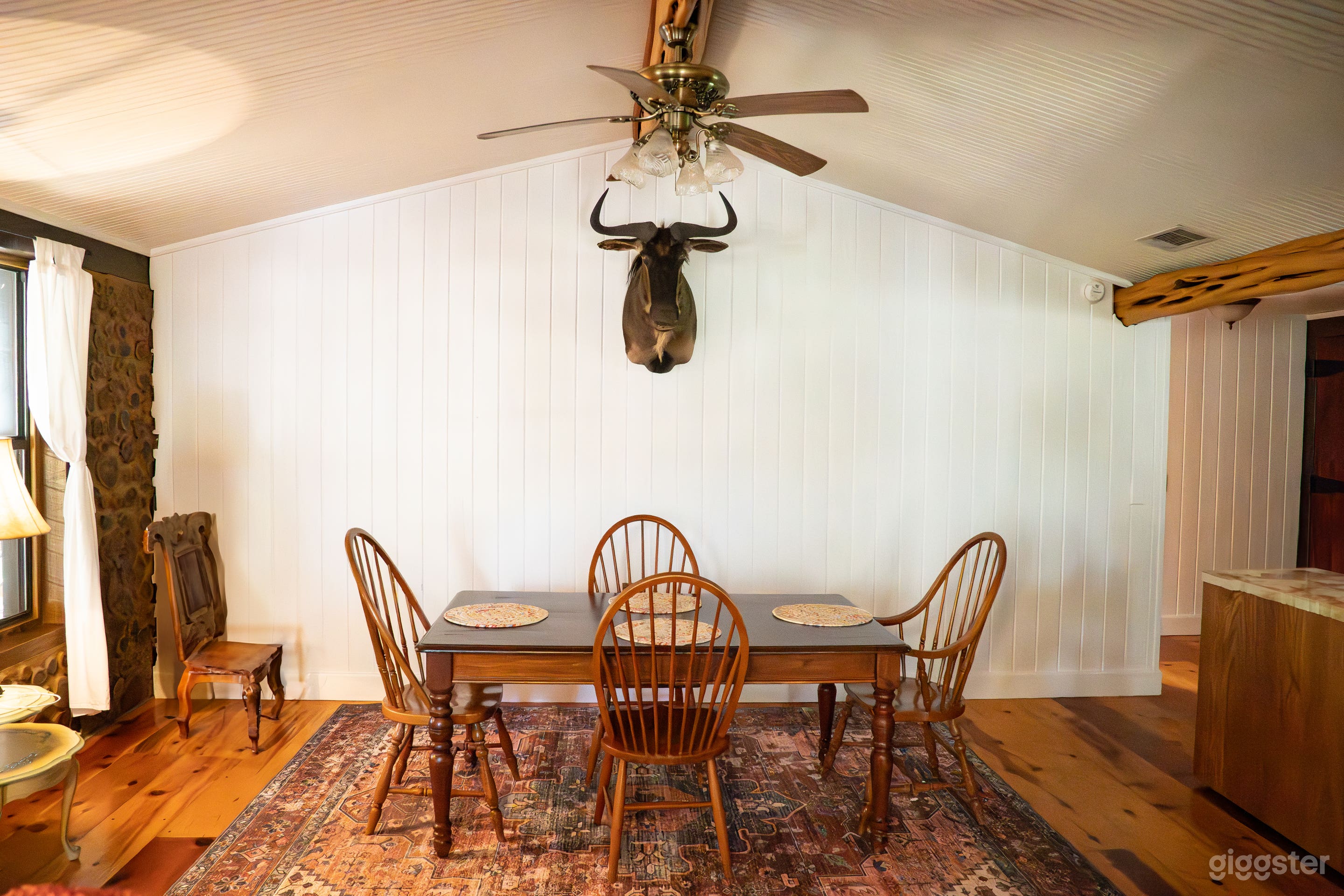 5.5-Acre Micro-Farm | Rustic Cabins, Oaks & Farm Animals Photo 4