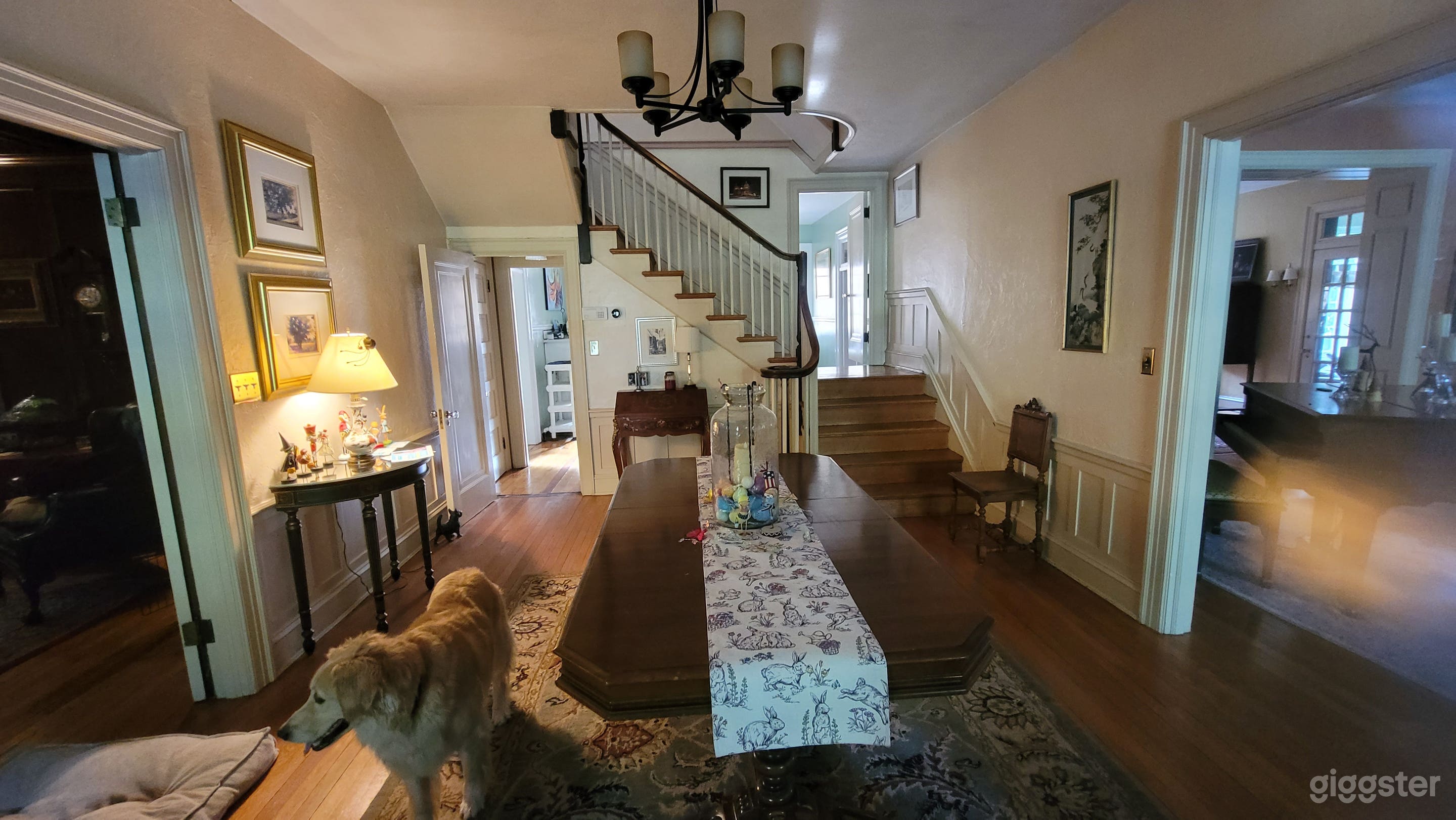 Historic Grand Tudor Home Photo 4