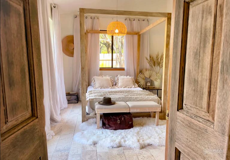  Romantic & Rustic European Casita with Breathtaking Light 