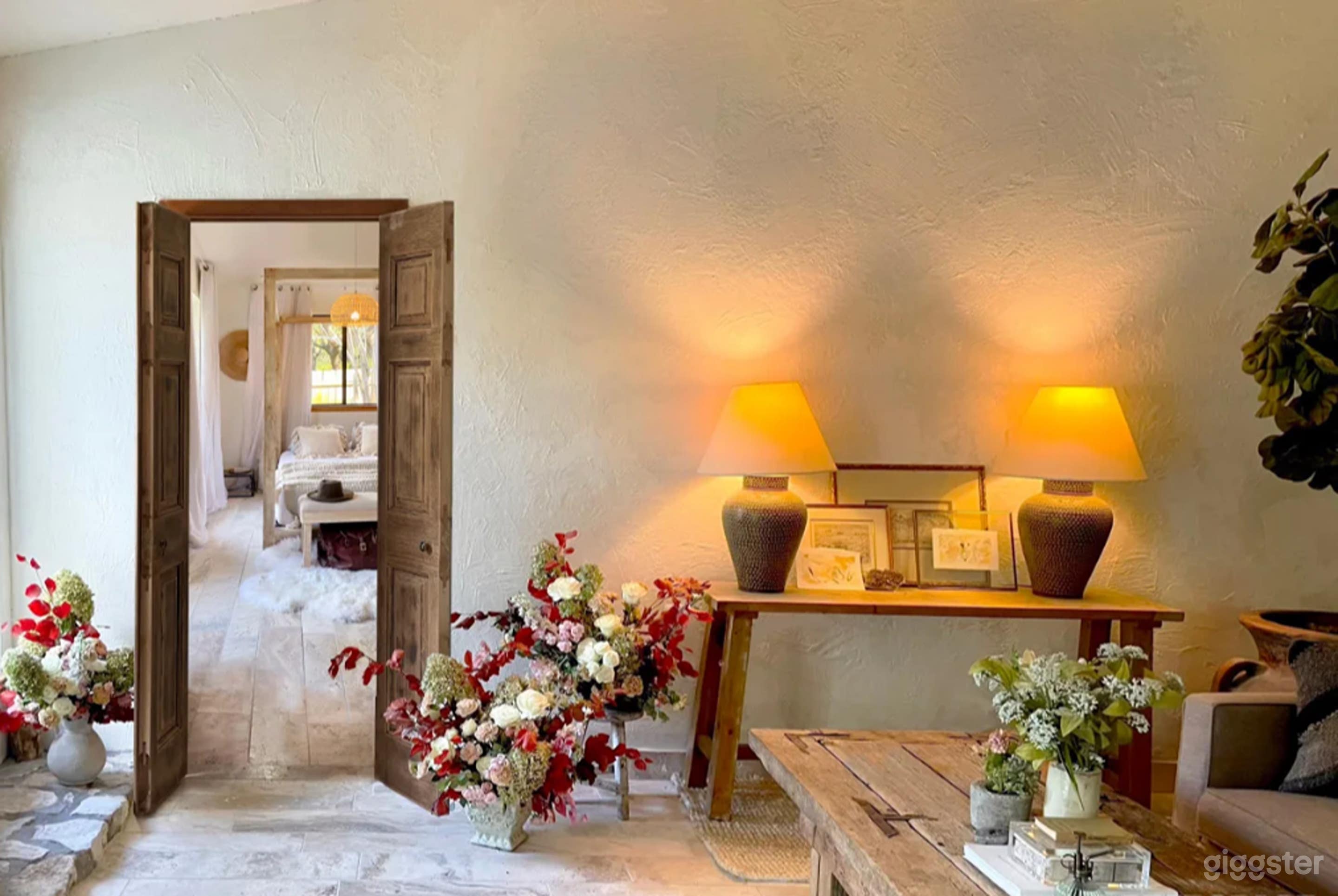 Romantic & Rustic European Casita with Breathtaking Light Photo 4