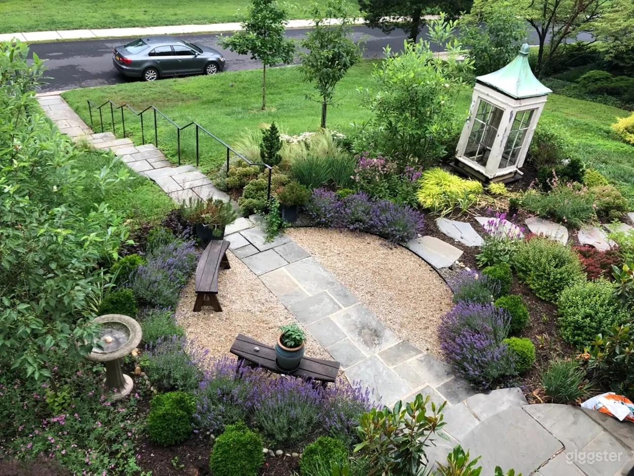 Charming Garden Backyard Photo 3