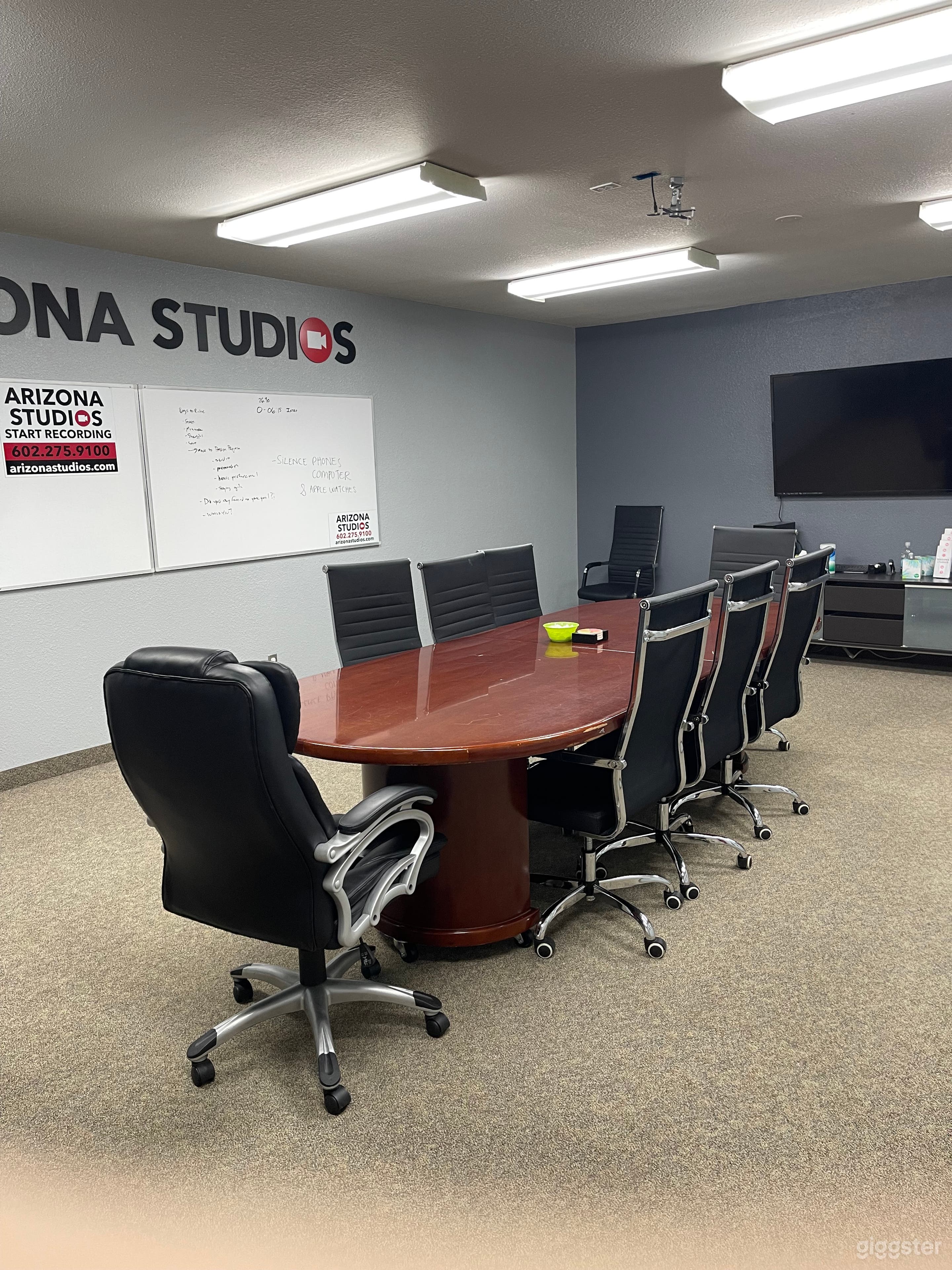 Well-kept Conference Room in Phoenix Photo 2