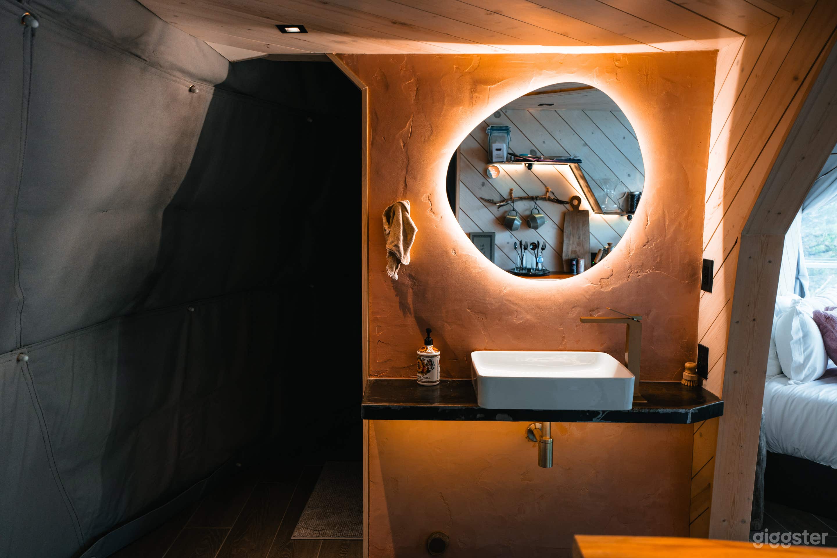 A dash of that Wes Anderson flair peeking through
