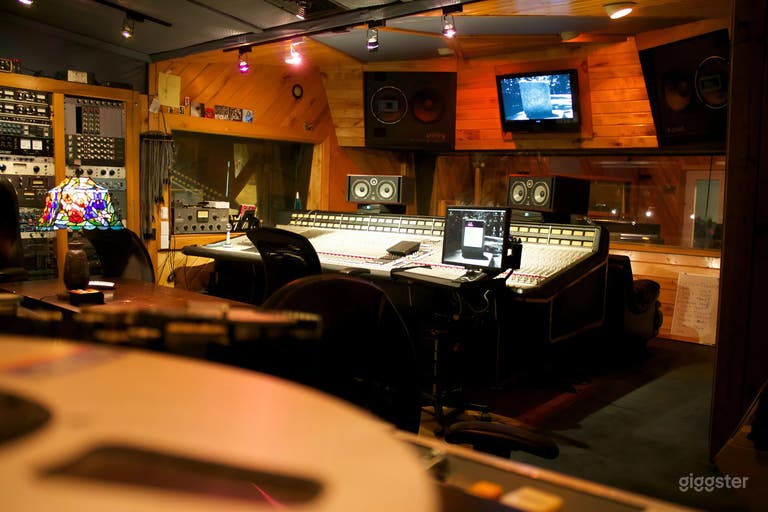  Premiere Recording Studio in Stamford, CT - STUDIO A 