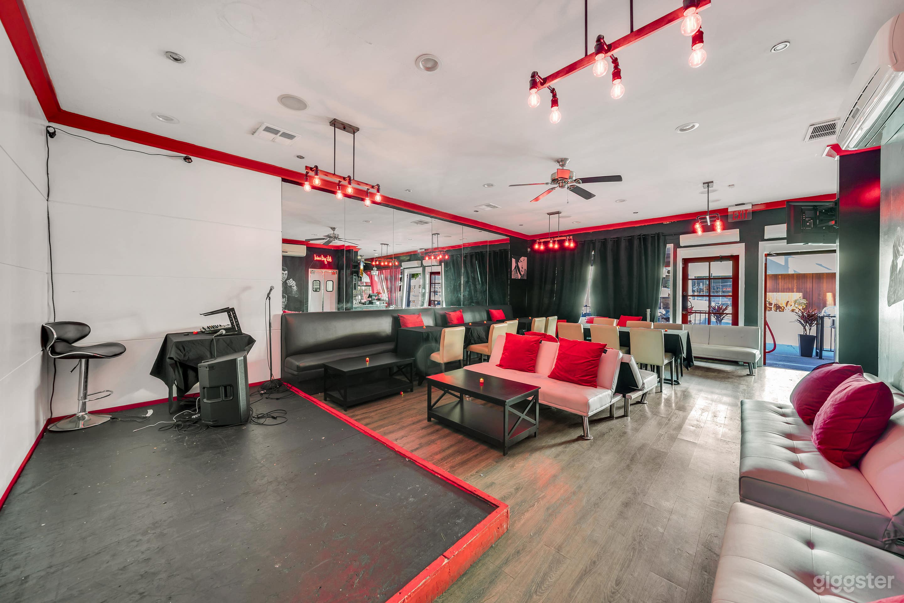 SCARLET RED FURNISHINGS &amp; ART DECO DESIGN  Photo 2