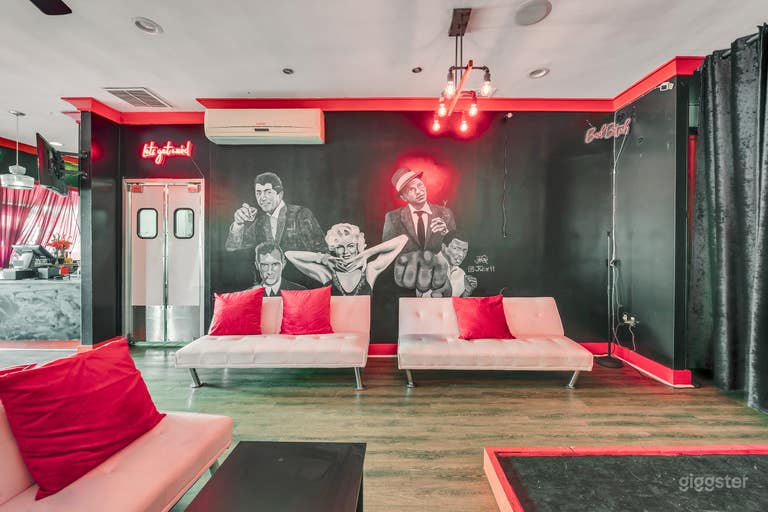  SCARLET RED FURNISHINGS & ART DECO DESIGN  