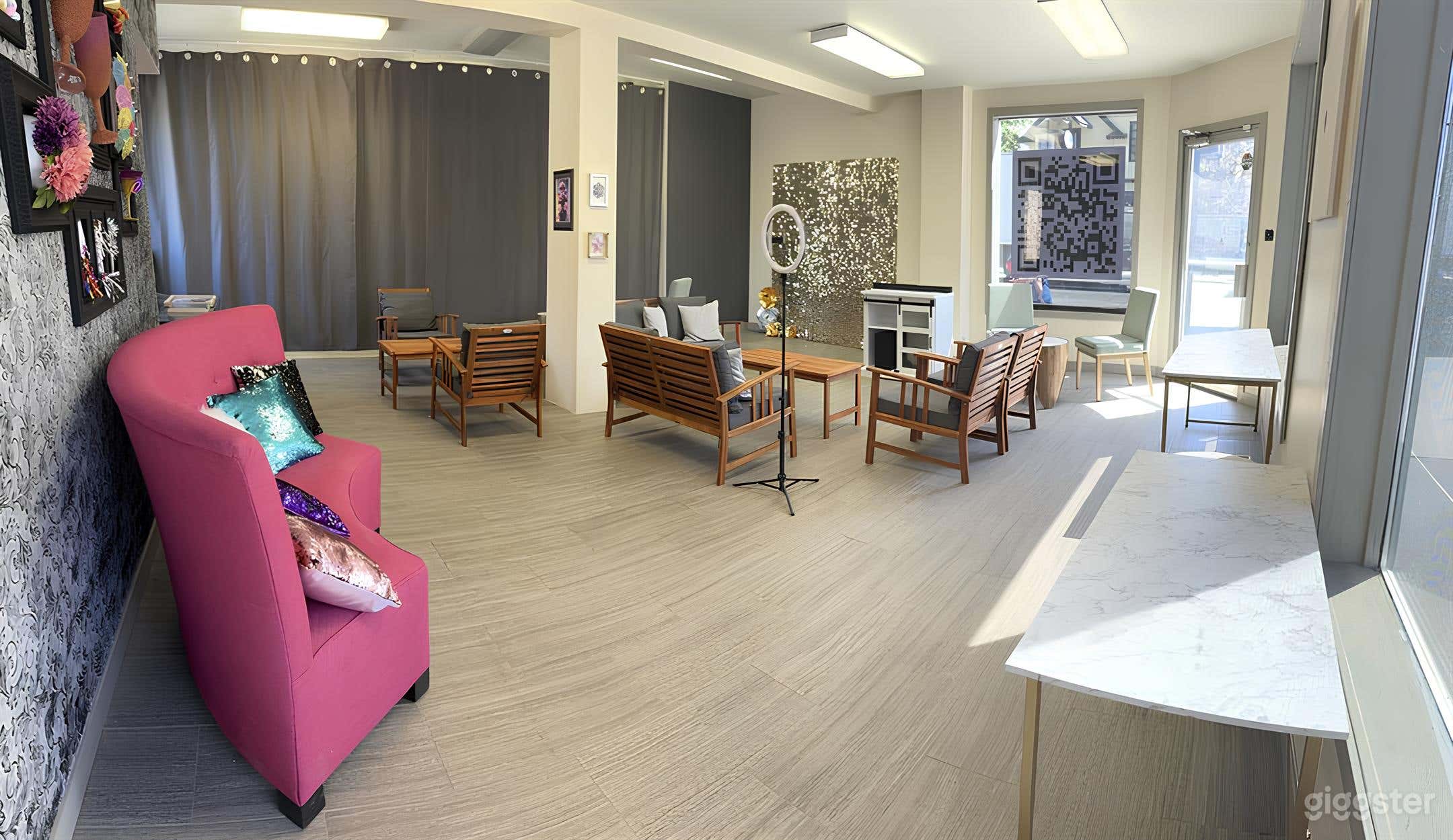 Private Party Room for 15 People Photo 2