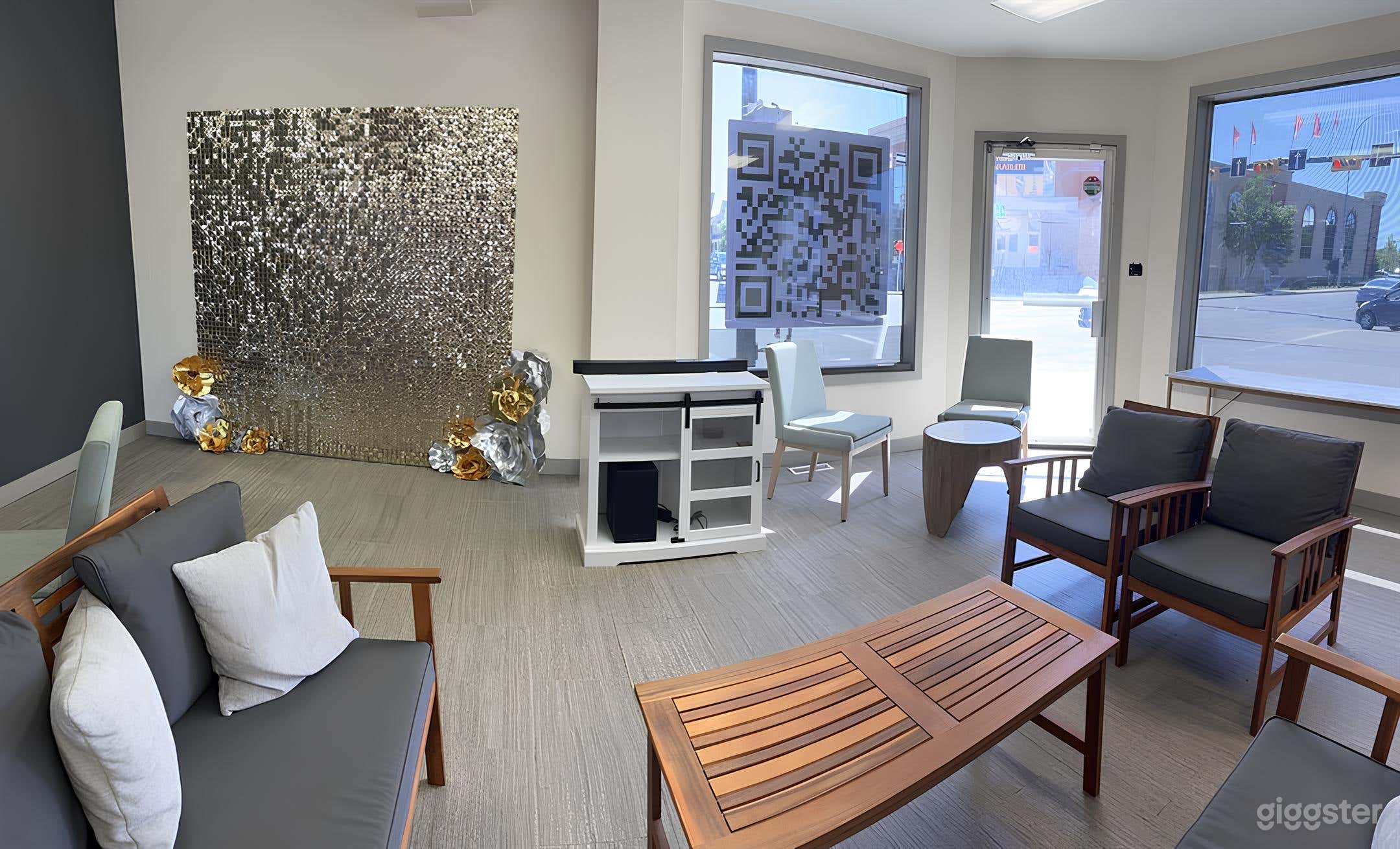 Private Party Room for 15 People Photo 3