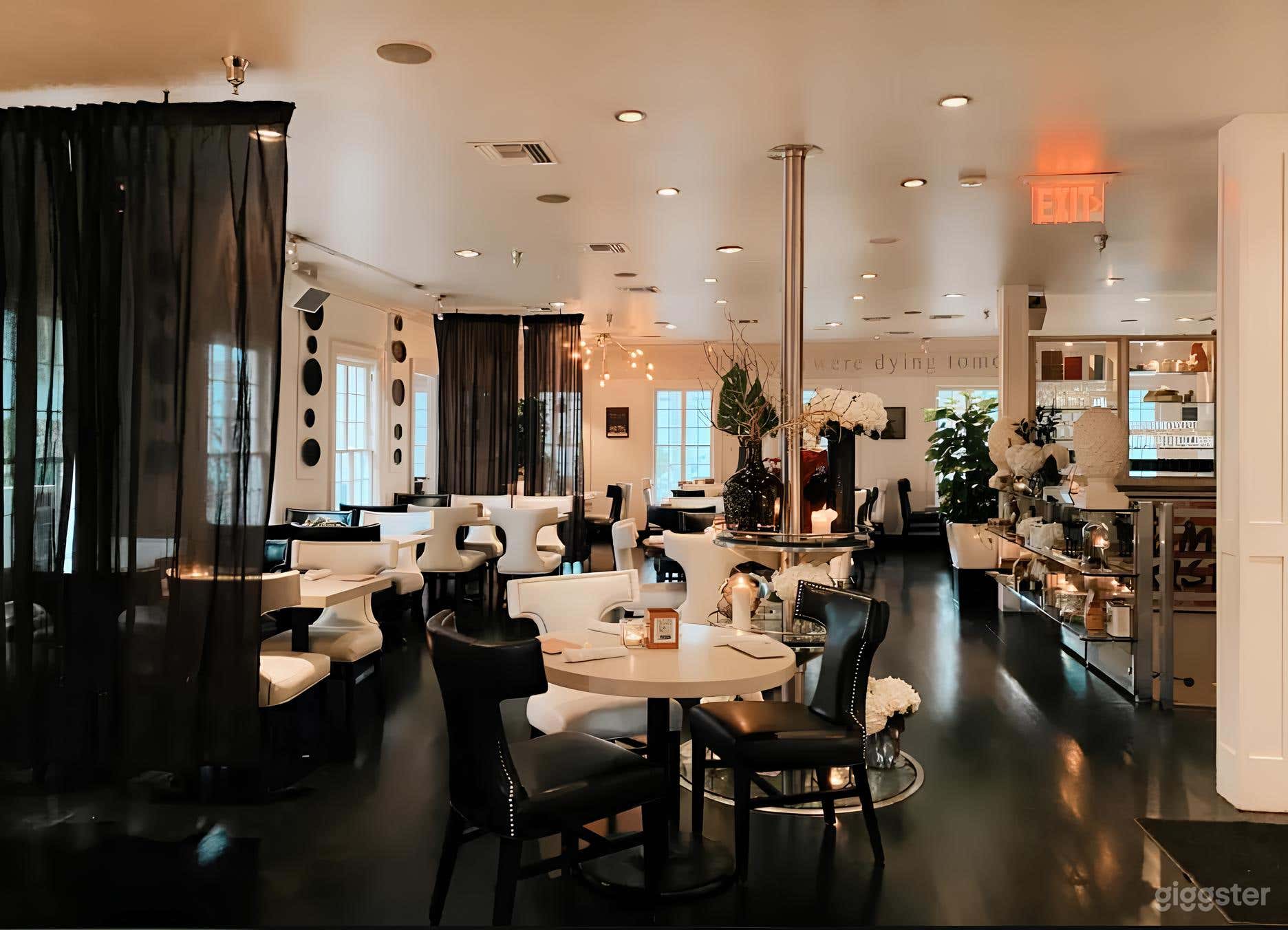 The Main Dining Room Photo 1