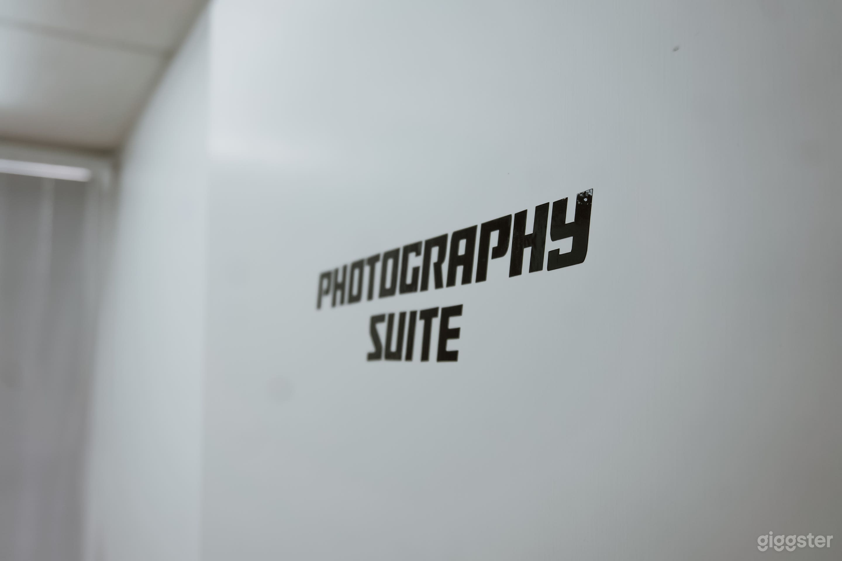 Modern Photography Suite Photo 4