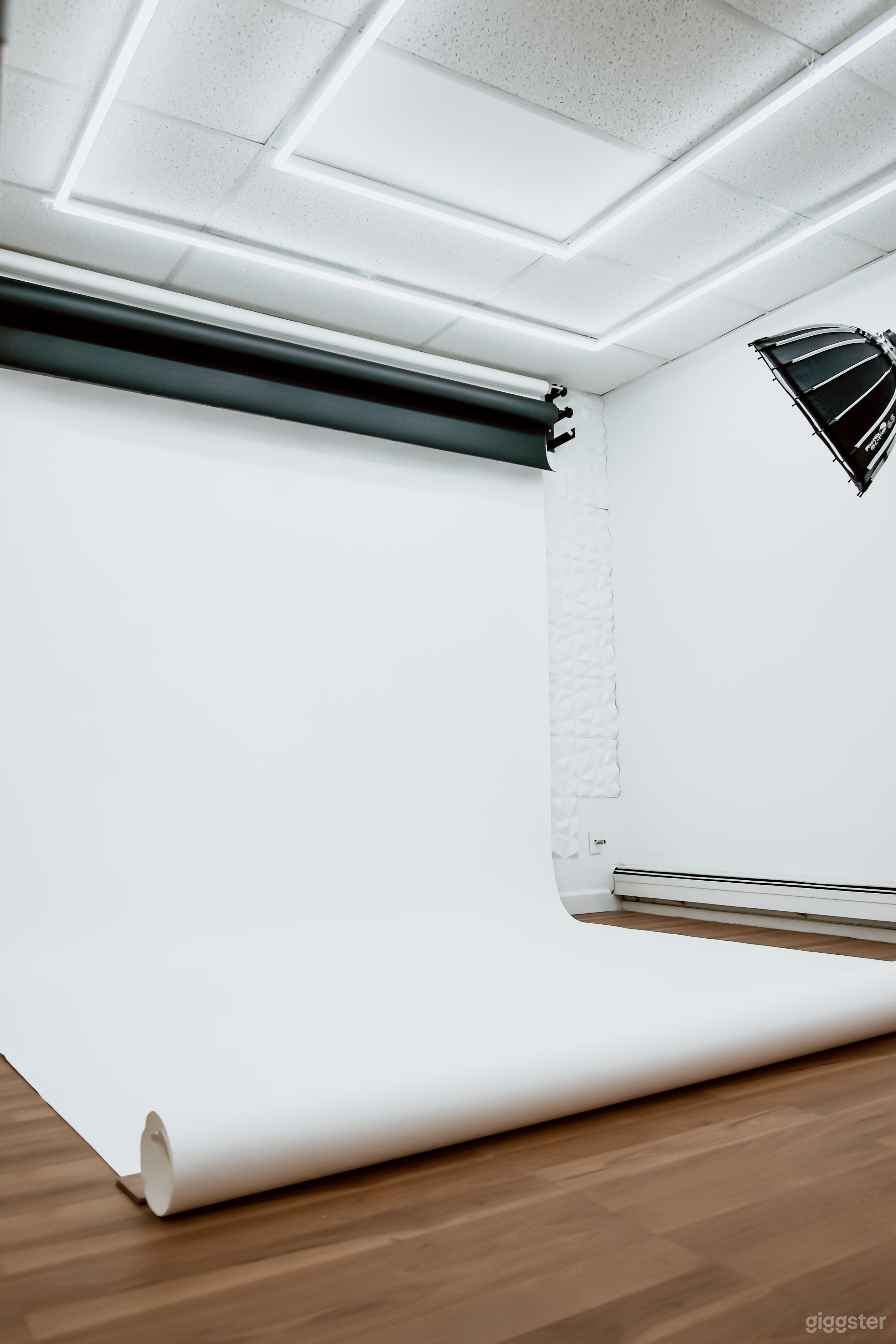 Modern Photography Suite Photo 2