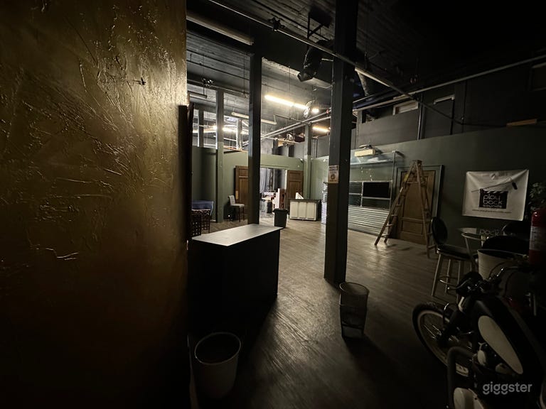  Versatile Meeting & Gathering Studio  