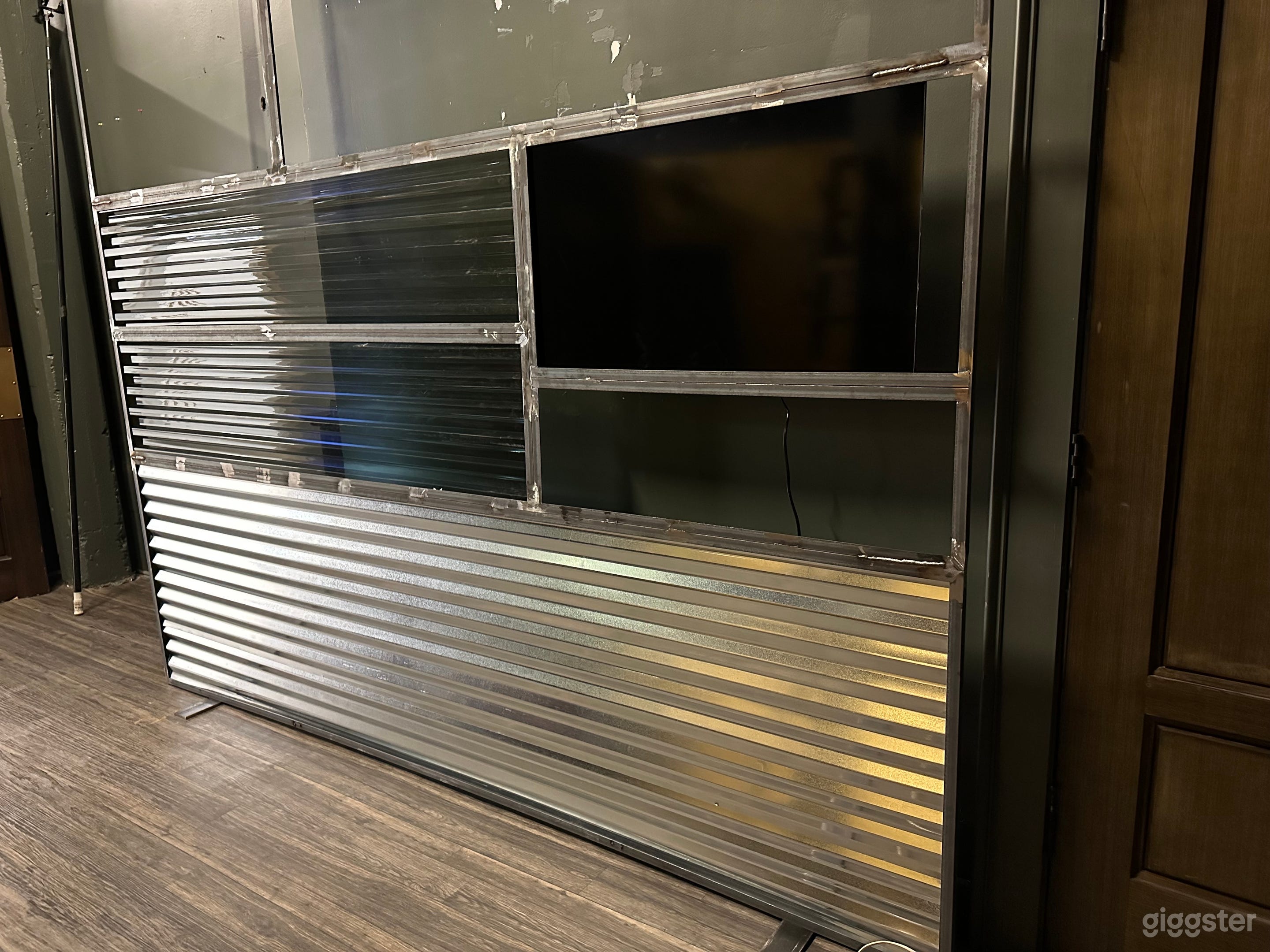 Versatile Meeting &amp; Gathering Studio  Photo 4