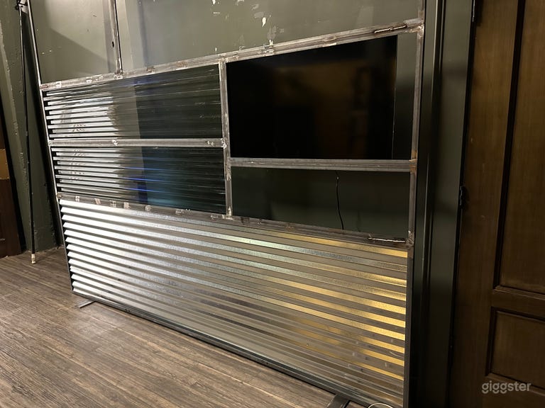  Versatile Meeting & Gathering Studio  