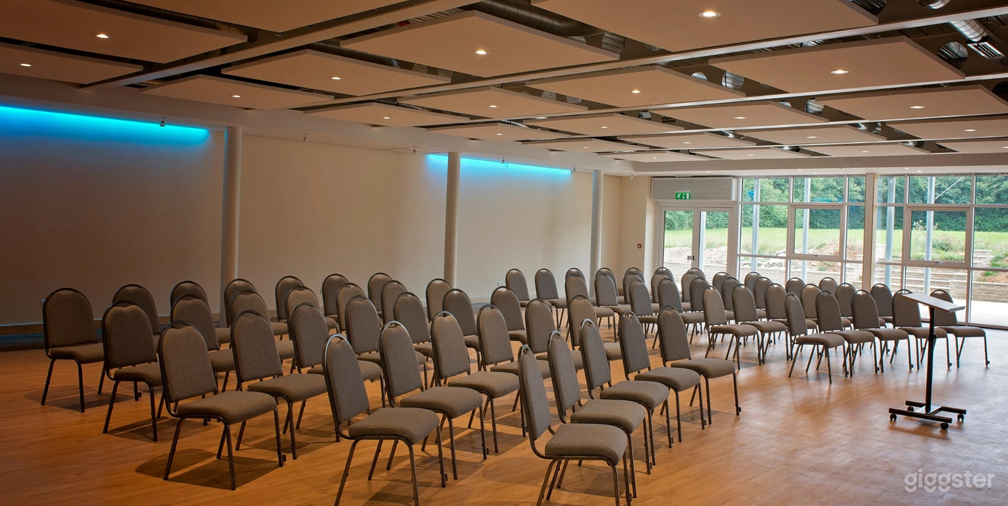 Wilberforce Room with Floor to Ceiling Windows Photo 2