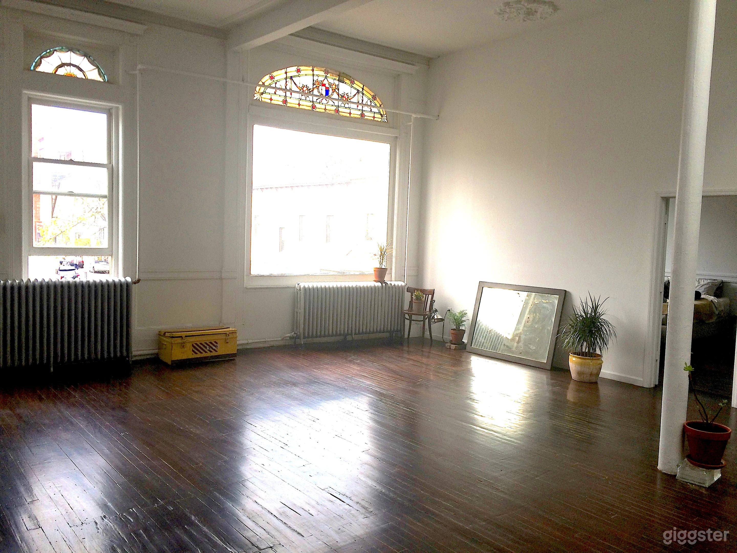 Spacious Loft in New Jersey With Natural Lighting Photo 4