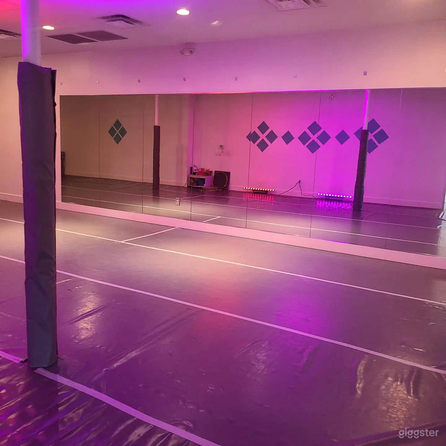 Studio B with Mirror and lights