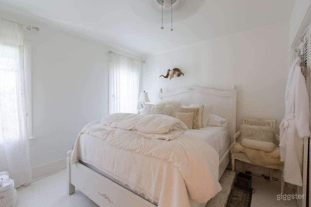 Magical white cottage Photo 1