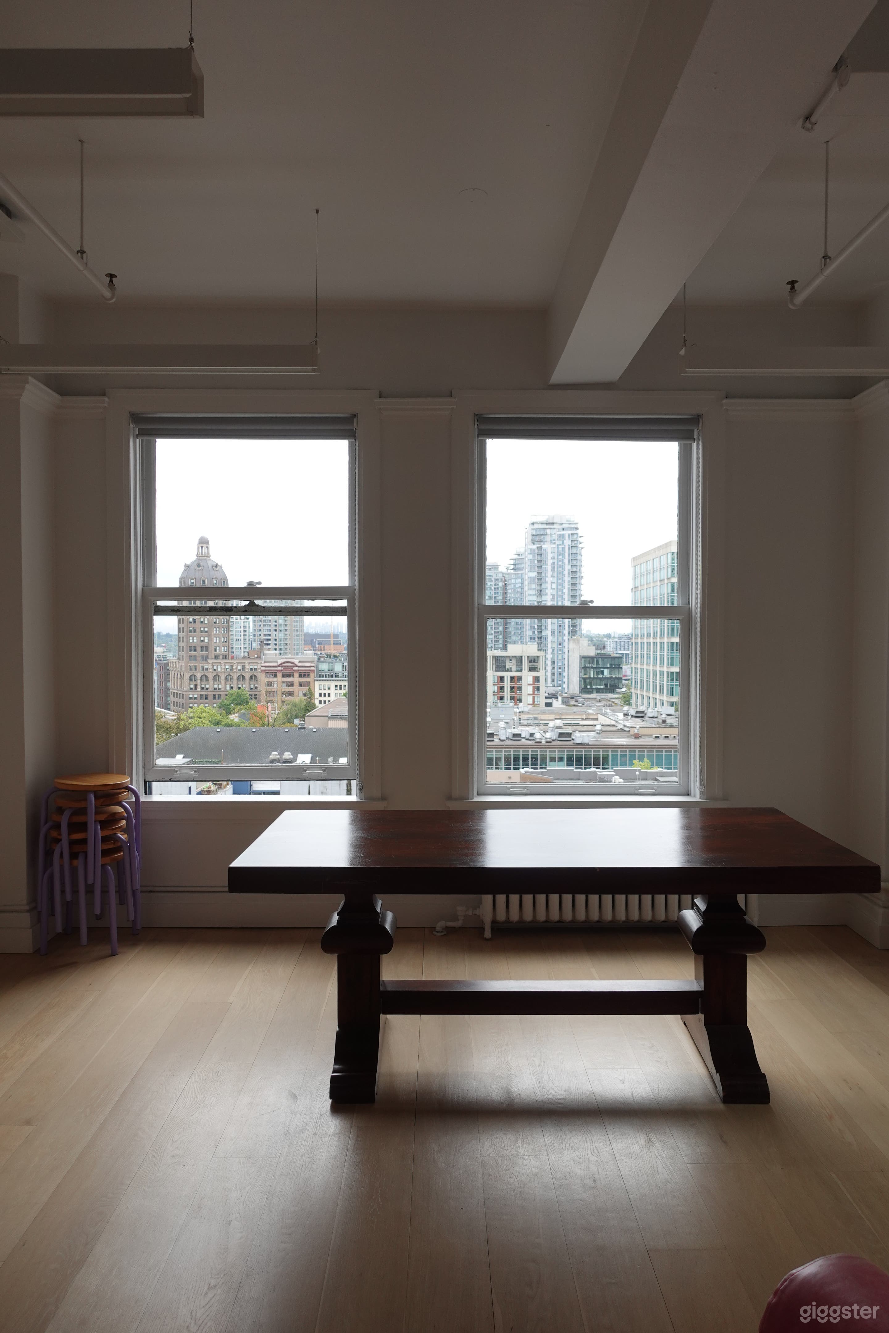 Beautiful & Bright Open Studio Space Photo 3