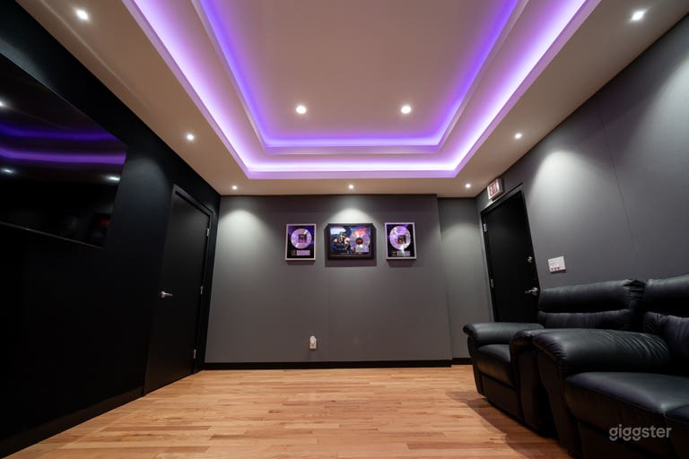  Premium Downtown Recording Space 