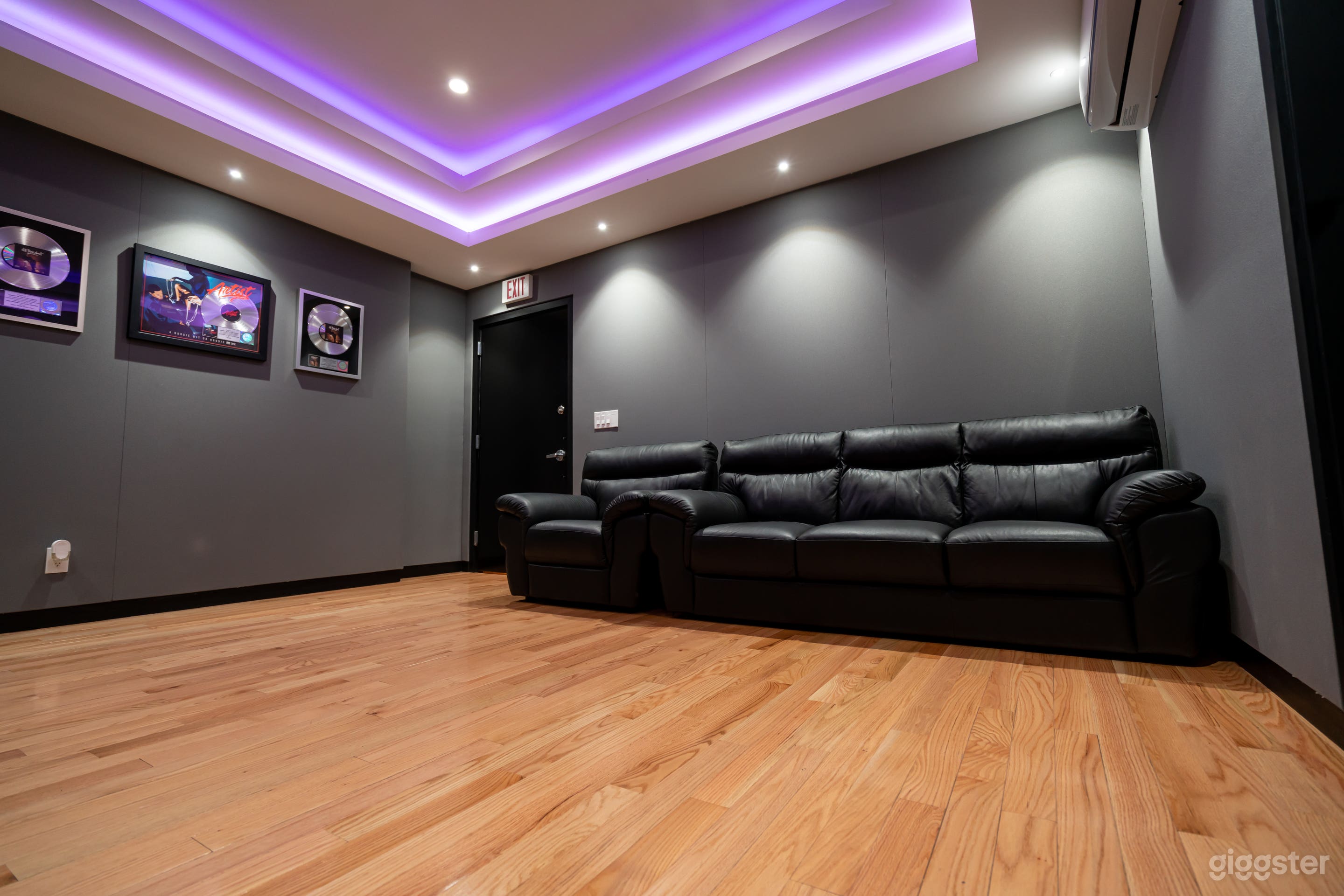 Premium Downtown Recording Space Photo 1