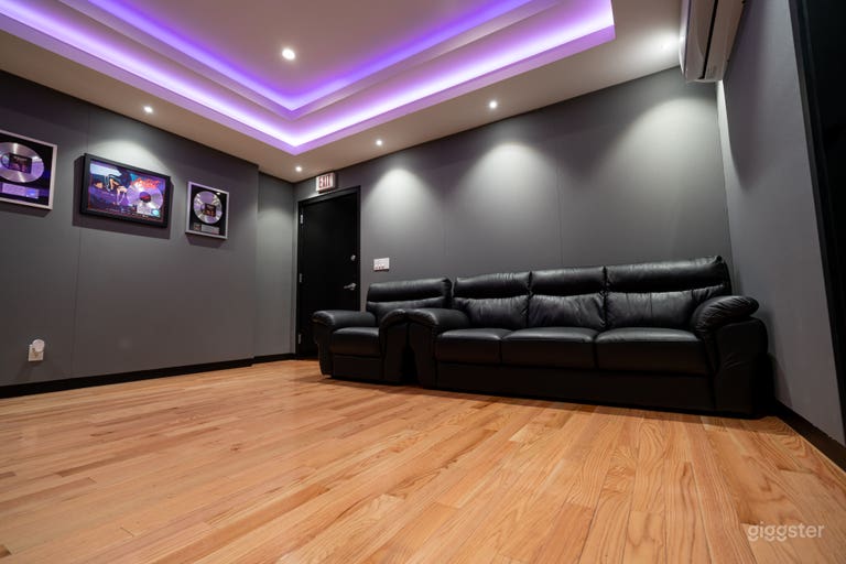  Premium Downtown Recording Space 