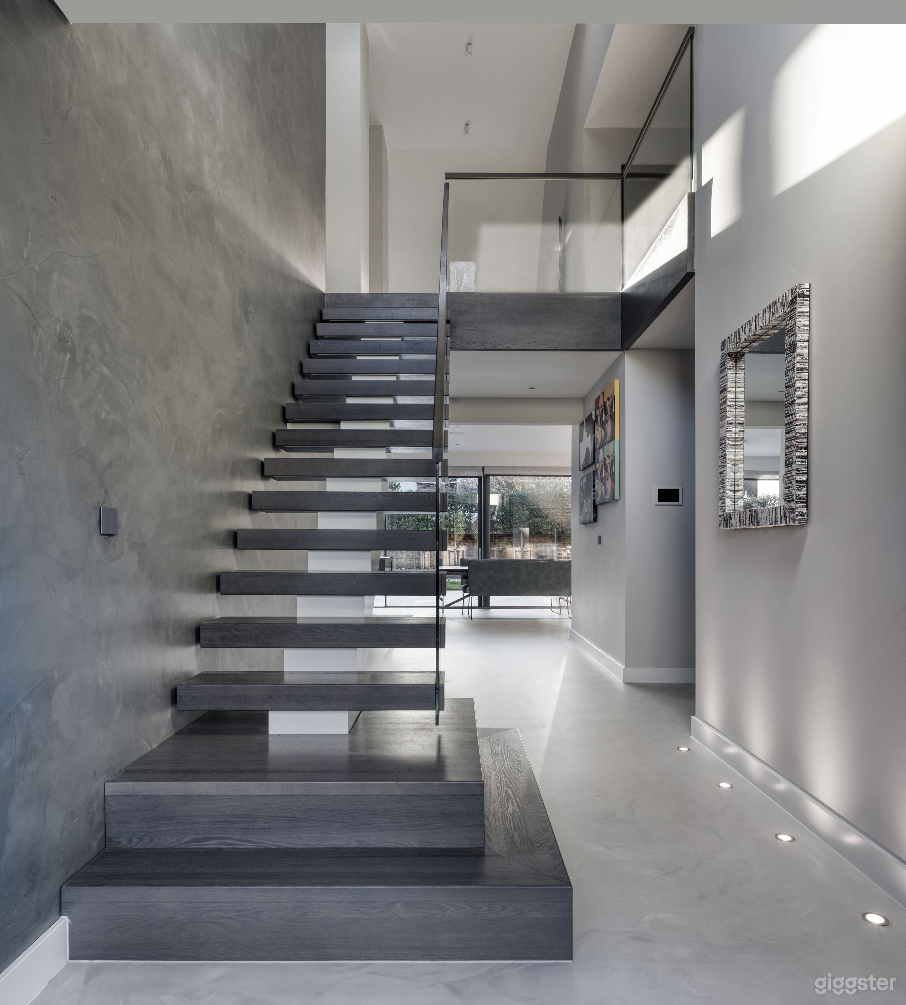 Modern Glass House with Pool Photo 3