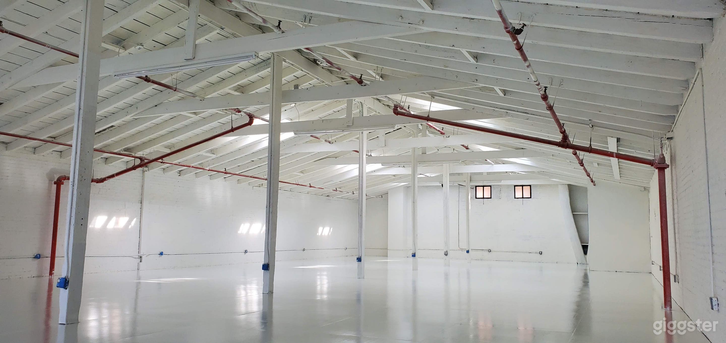 All White Photography Loft Photo 1