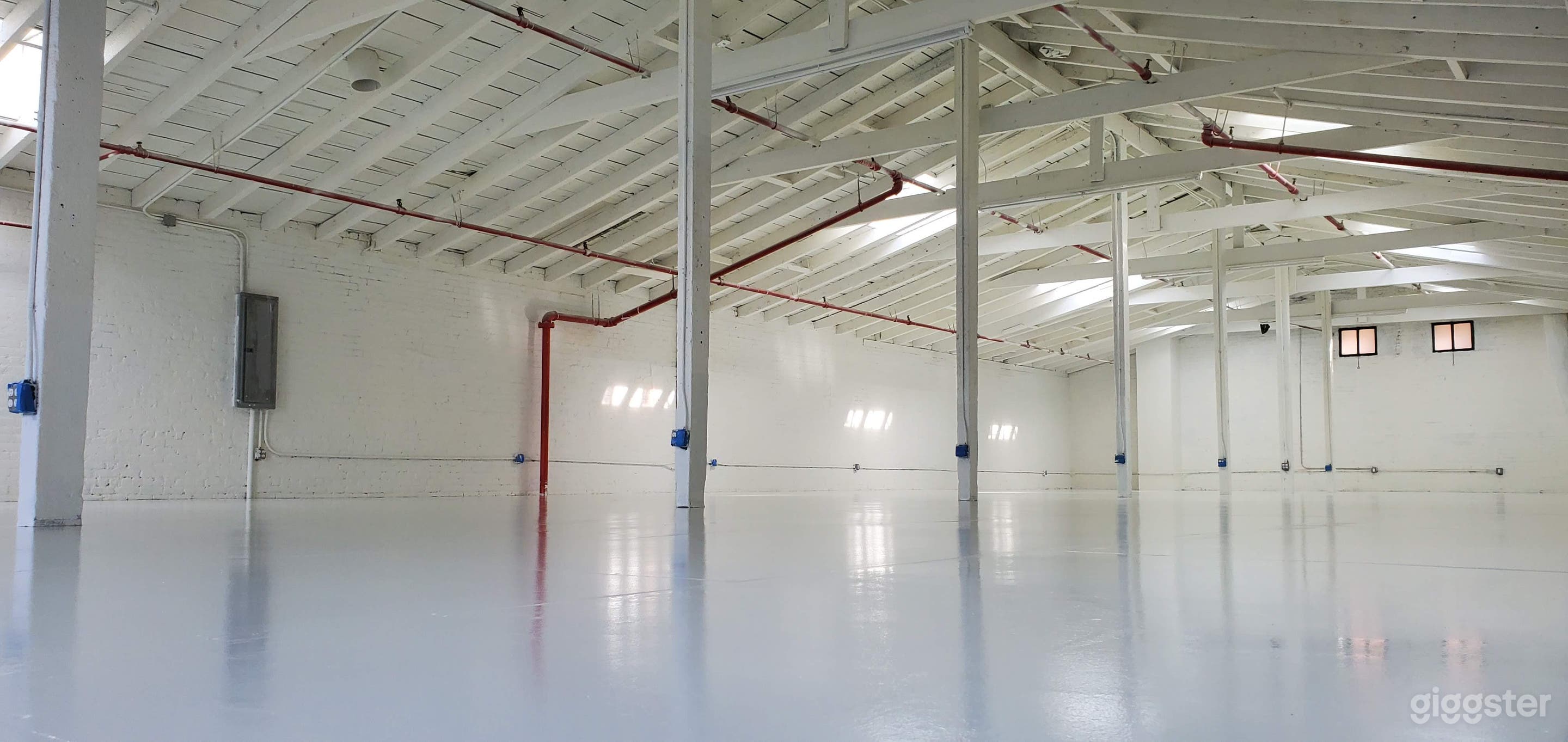 All White Photography Loft Photo 2