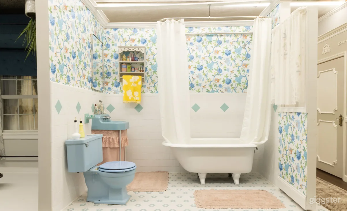 Fake Bathroom Production Studio Photo 1