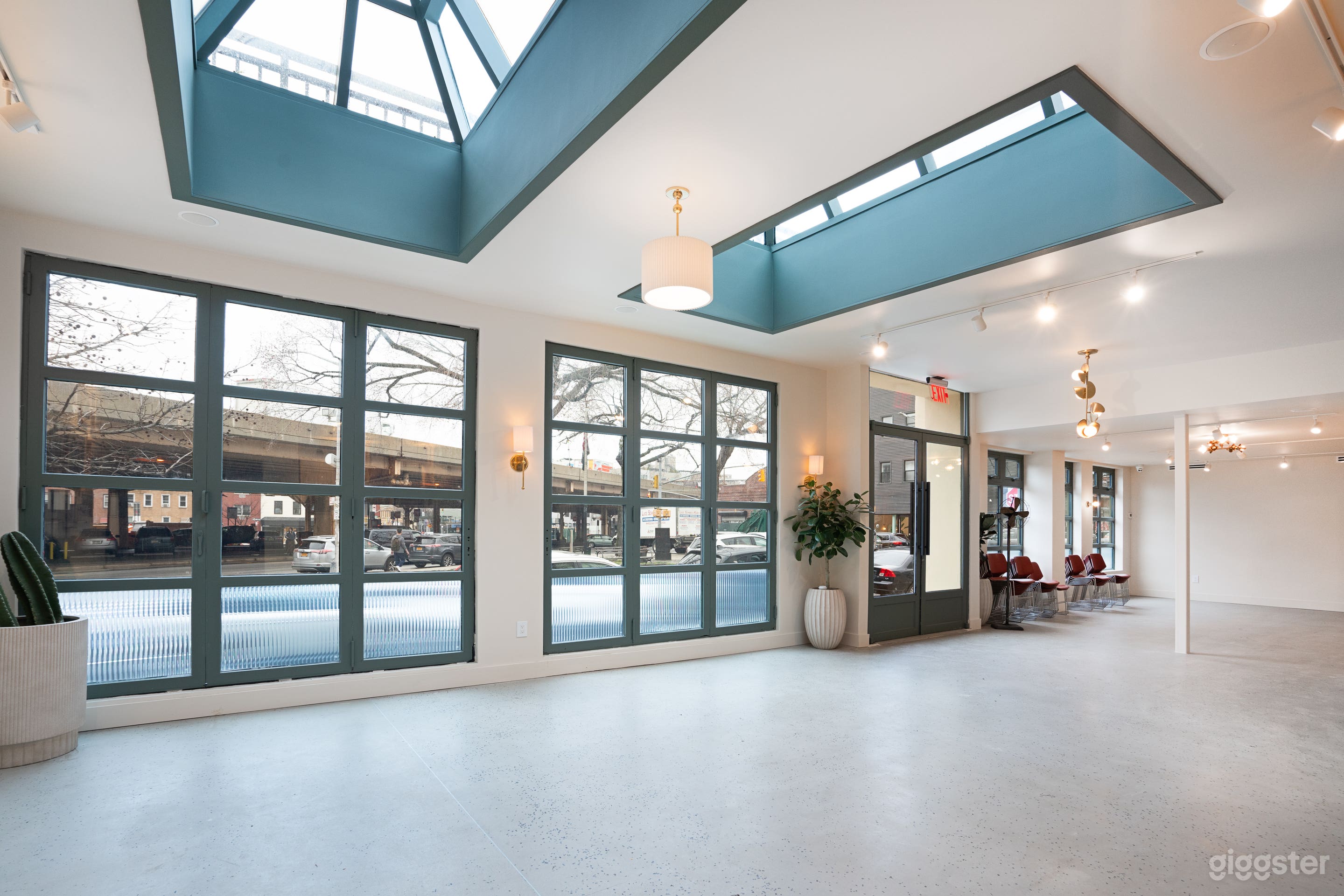 LOFT/STUDIO/KITCHEN/OPEN space  Photo 4