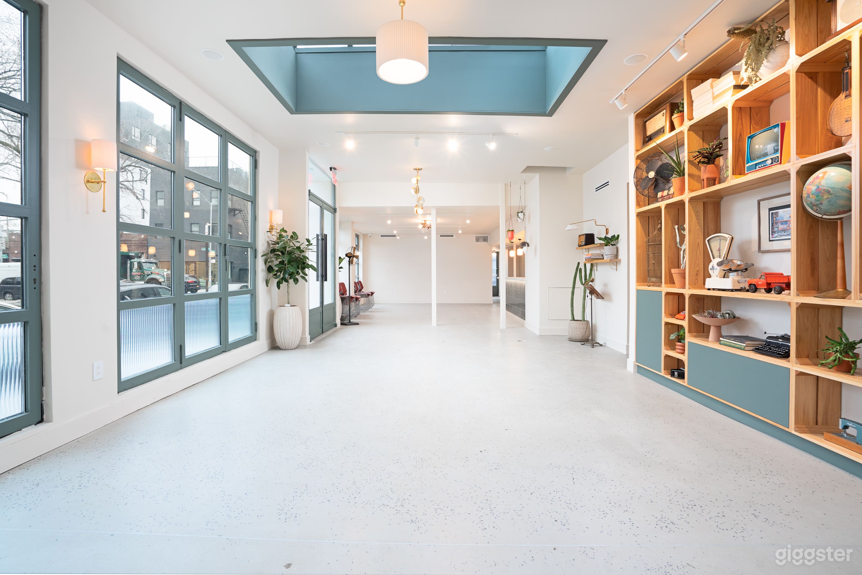 LOFT/STUDIO/KITCHEN/OPEN space  Photo 1