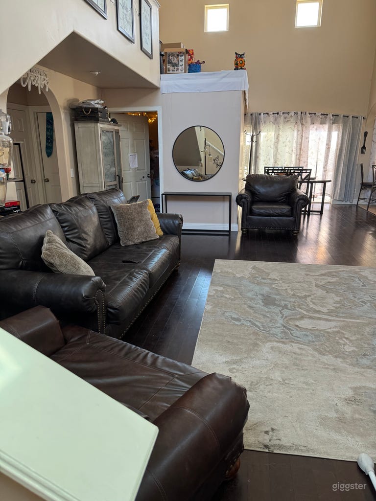  A San Diego must see. Extra large living room. 