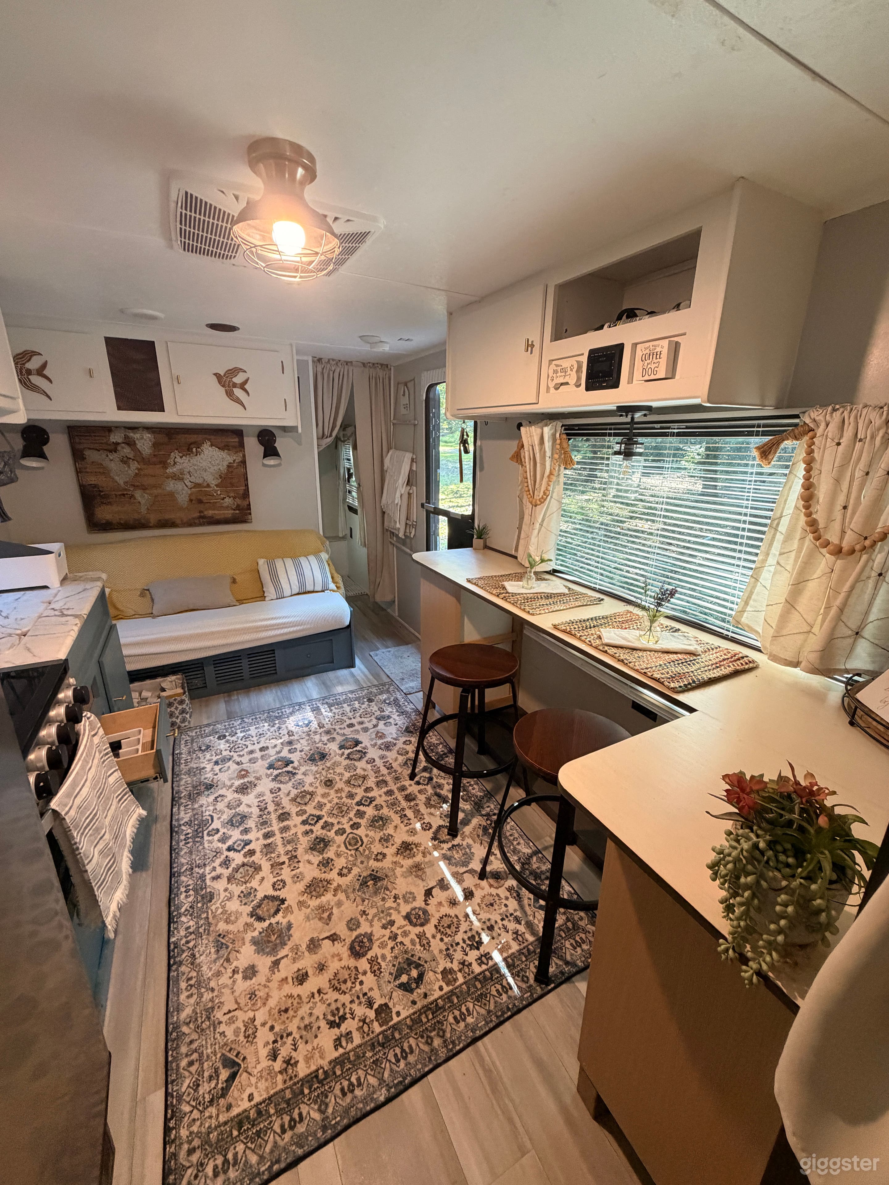 Aesthetic Camper for Talent Trailer/Shoots/Creative Retreats Photo 1